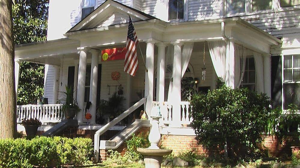 Inn Upon Moon River Plantation Chester Exterior foto